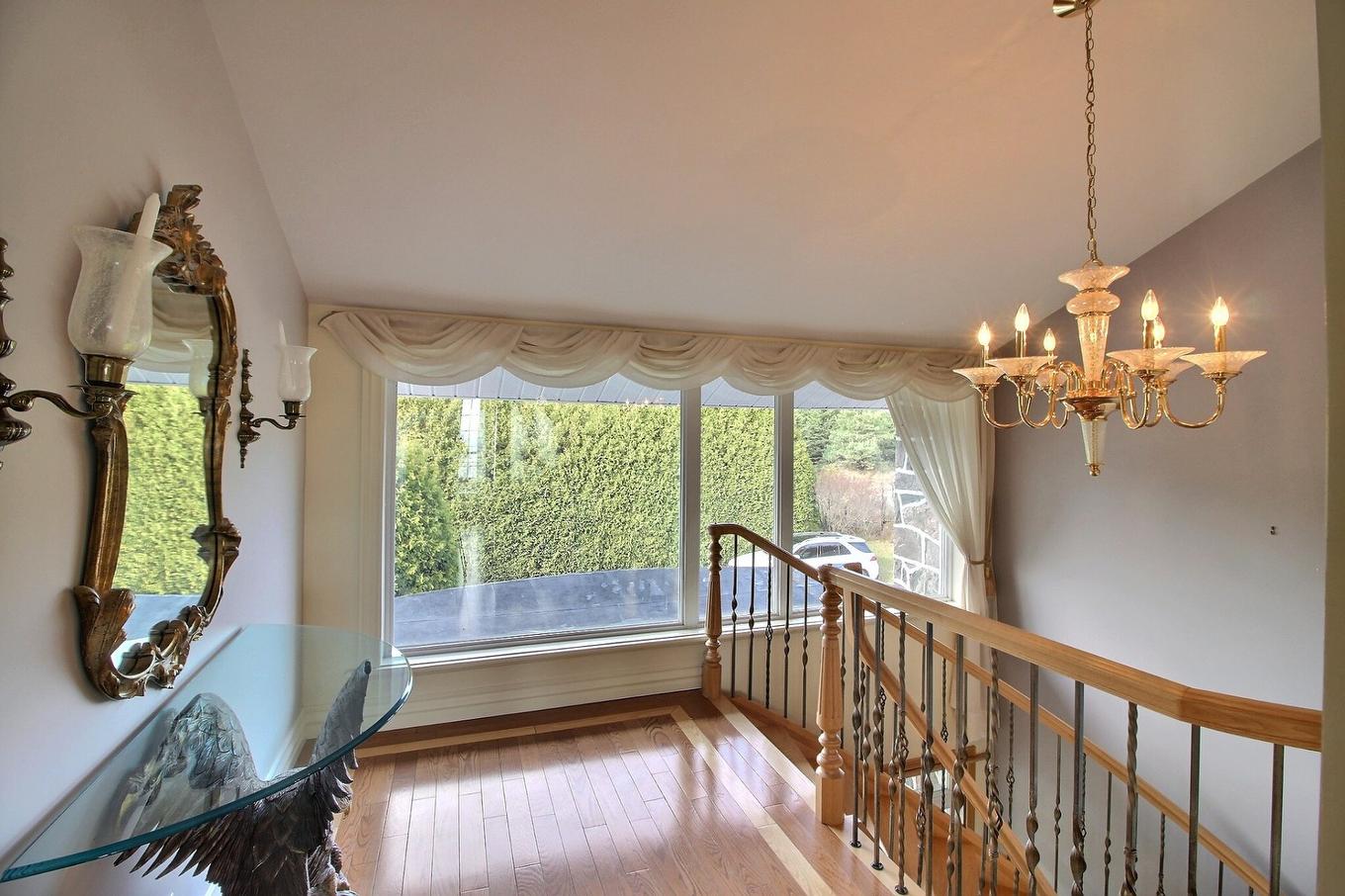 Escalier - 10 Rue Des Cèdres, La Malbaie, QC - Indoor Photo Showing Other Room