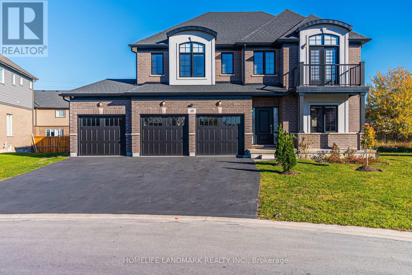 49 Monarch Street, Welland, ON - Outdoor With Facade