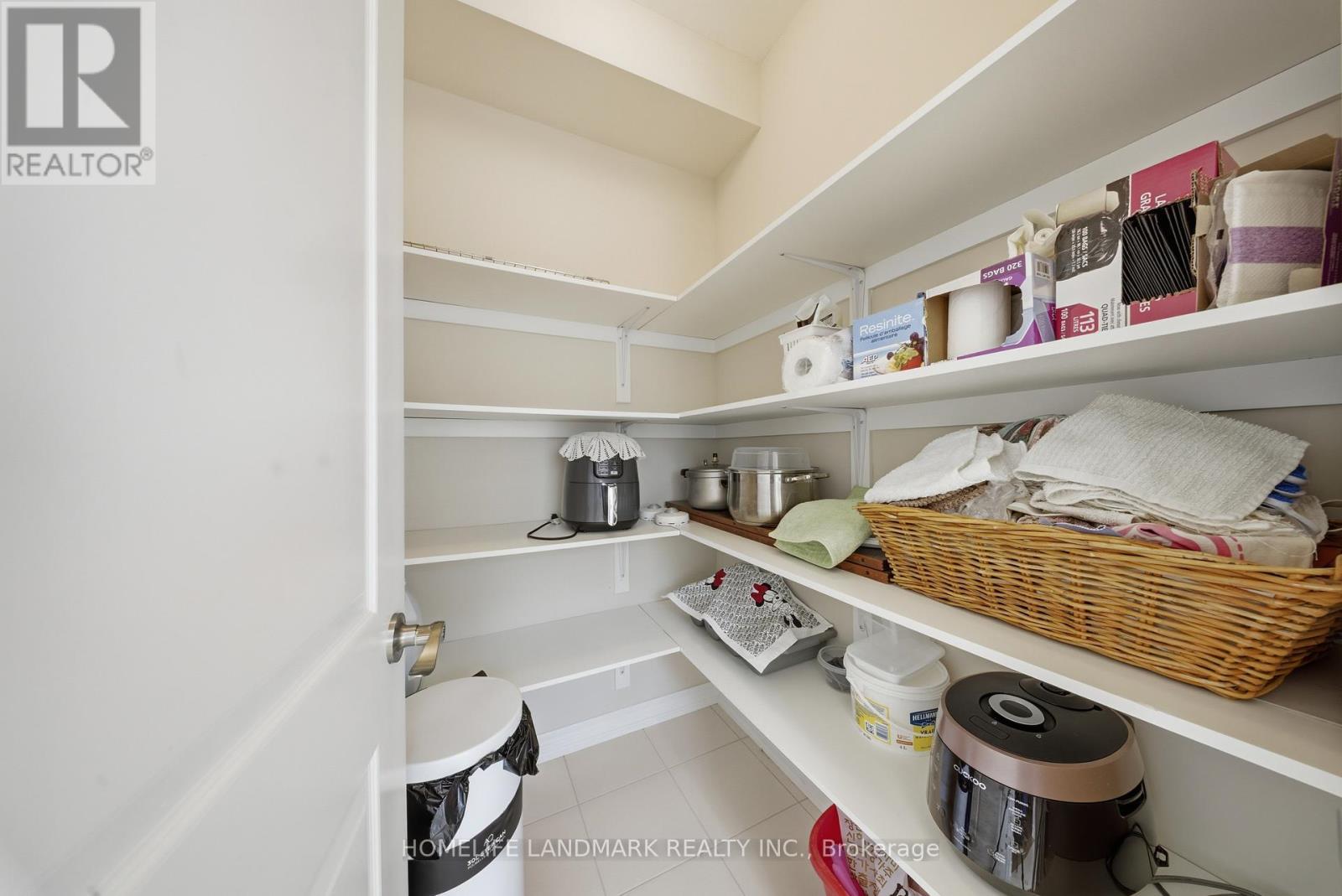 49 Monarch Street, Welland, ON - Indoor With Storage