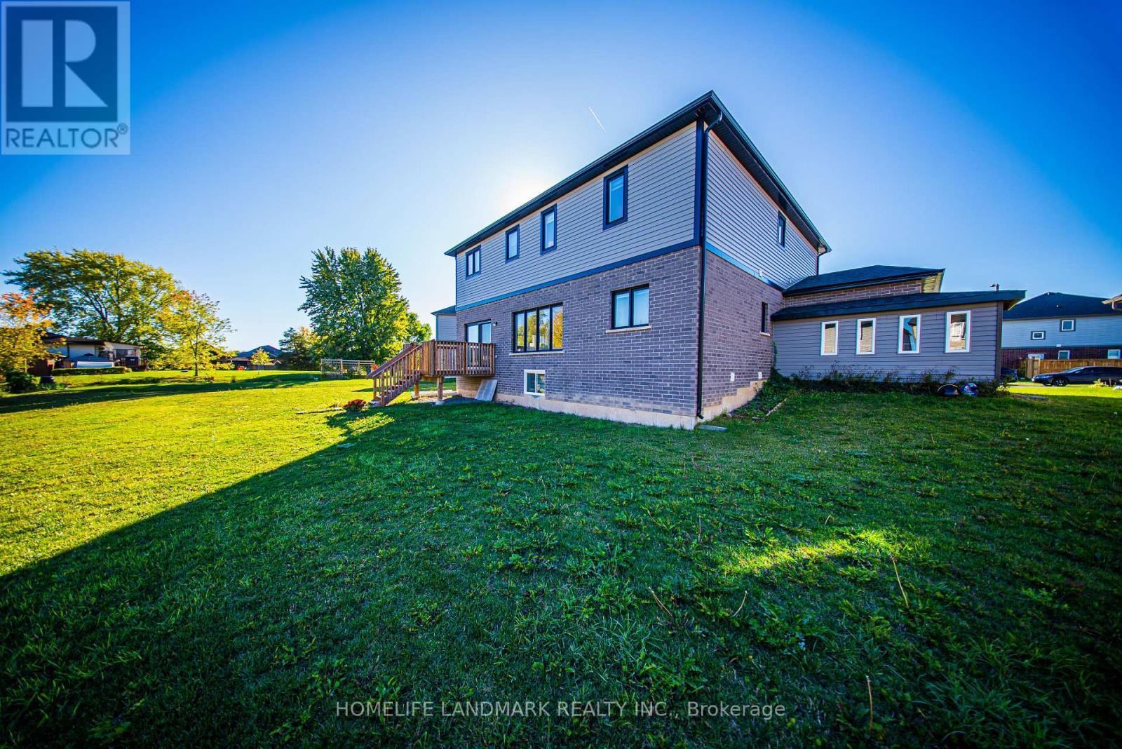 49 Monarch Street, Welland, ON - Outdoor