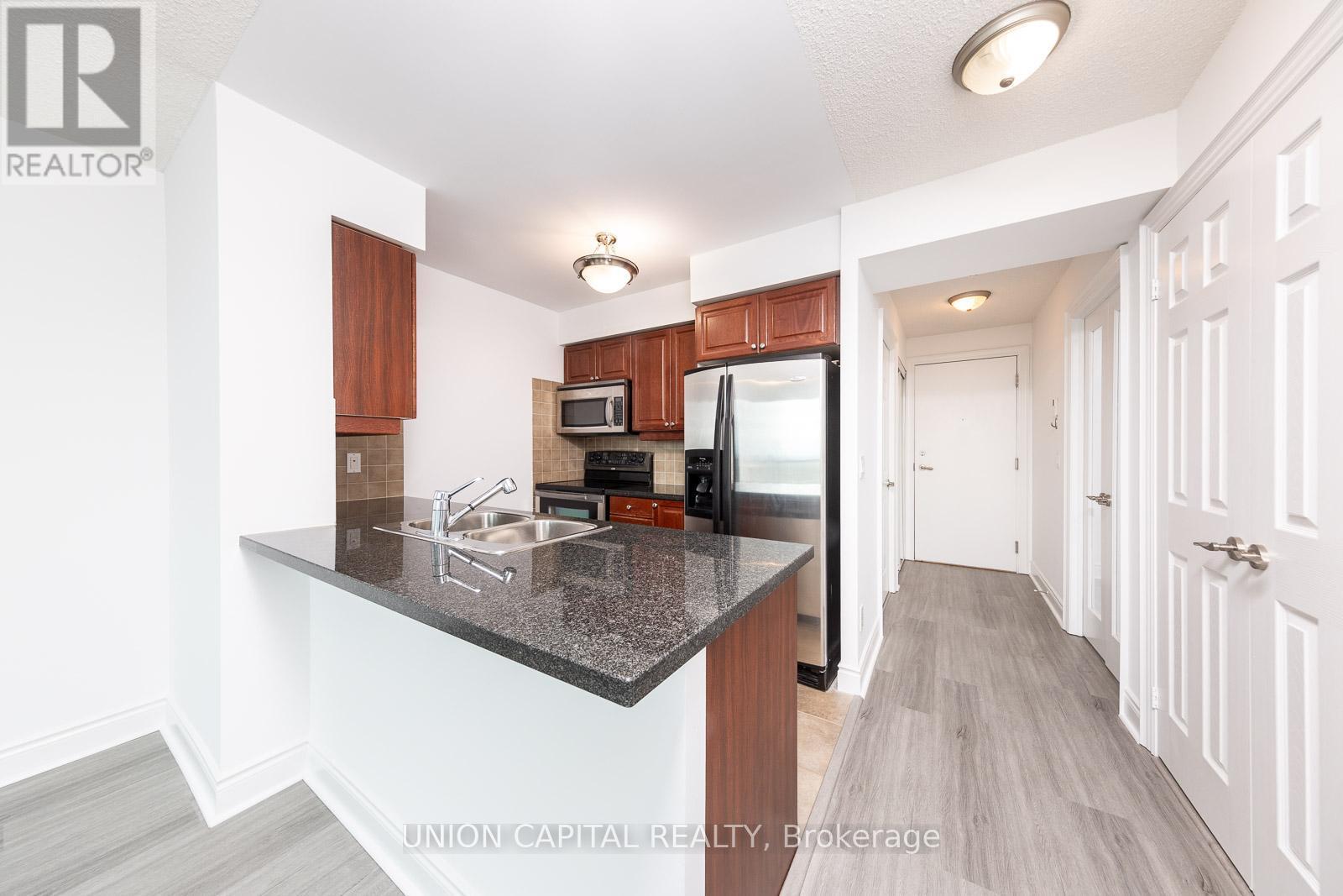 2509 - 15 Greenview Avenue, Toronto, ON - Indoor Photo Showing Kitchen With Double Sink