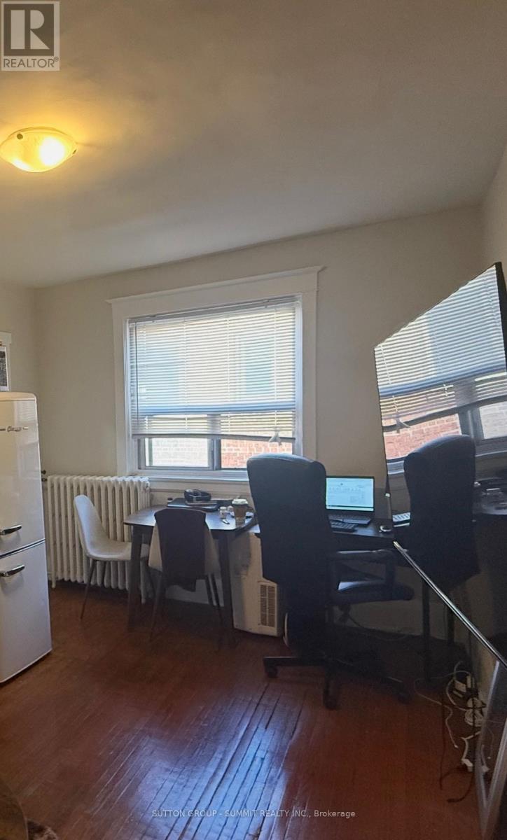 404 - 98 Vaughan Road, Toronto, ON - Indoor