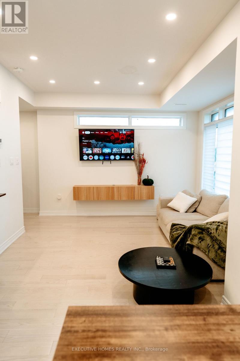 51 - 402 Salem Road, Ajax, ON - Indoor