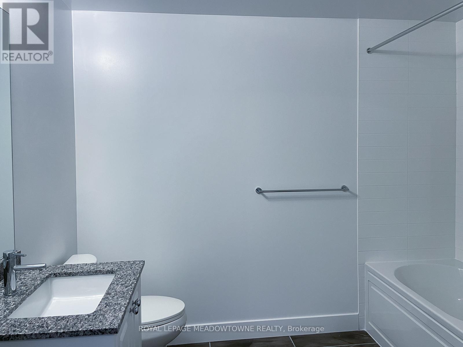 201 - 2343 Khalsa Gate, Oakville, ON - Indoor Photo Showing Bathroom