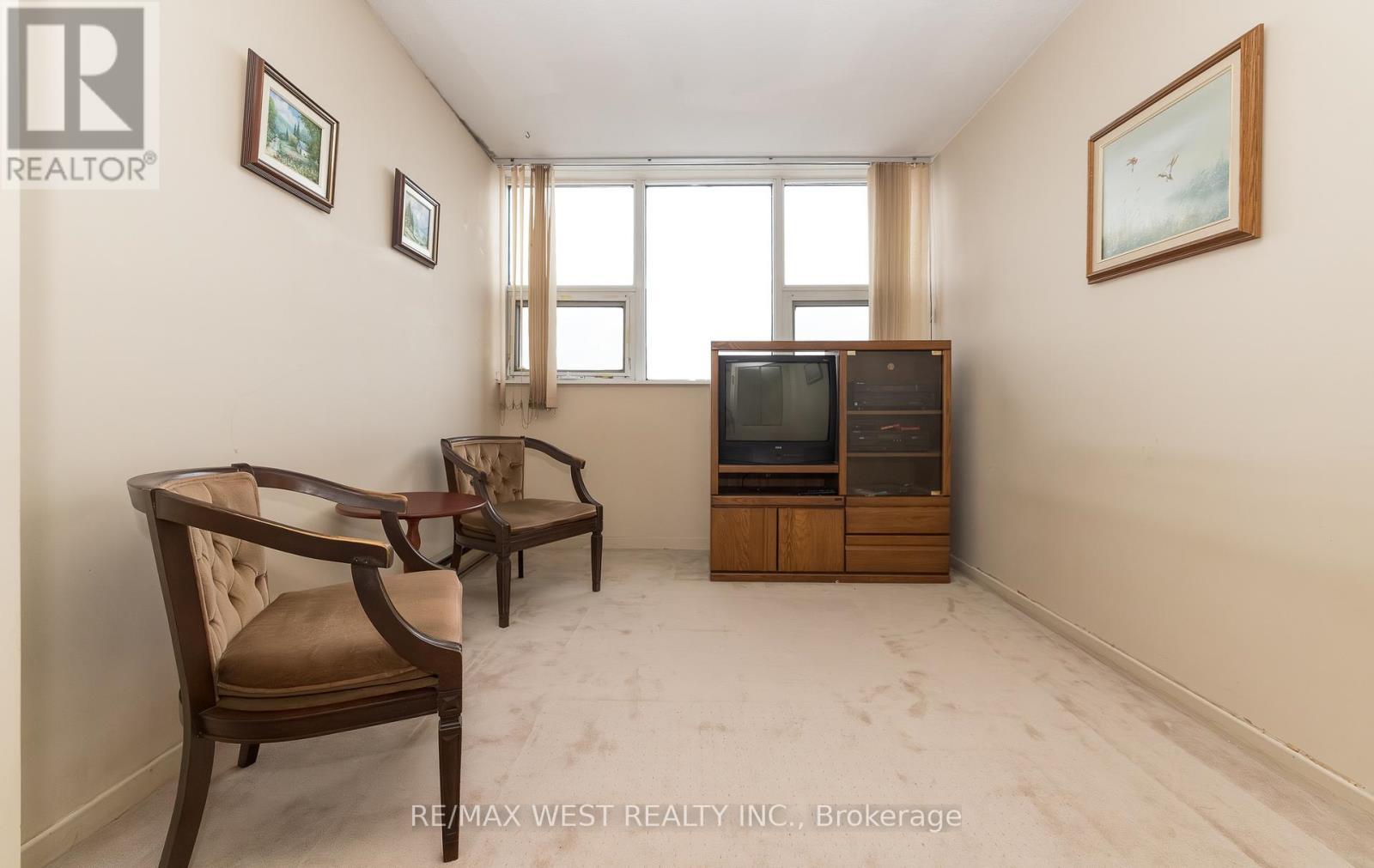 1606 - 75 Emmett Avenue, Toronto, ON - Indoor Photo Showing Other Room