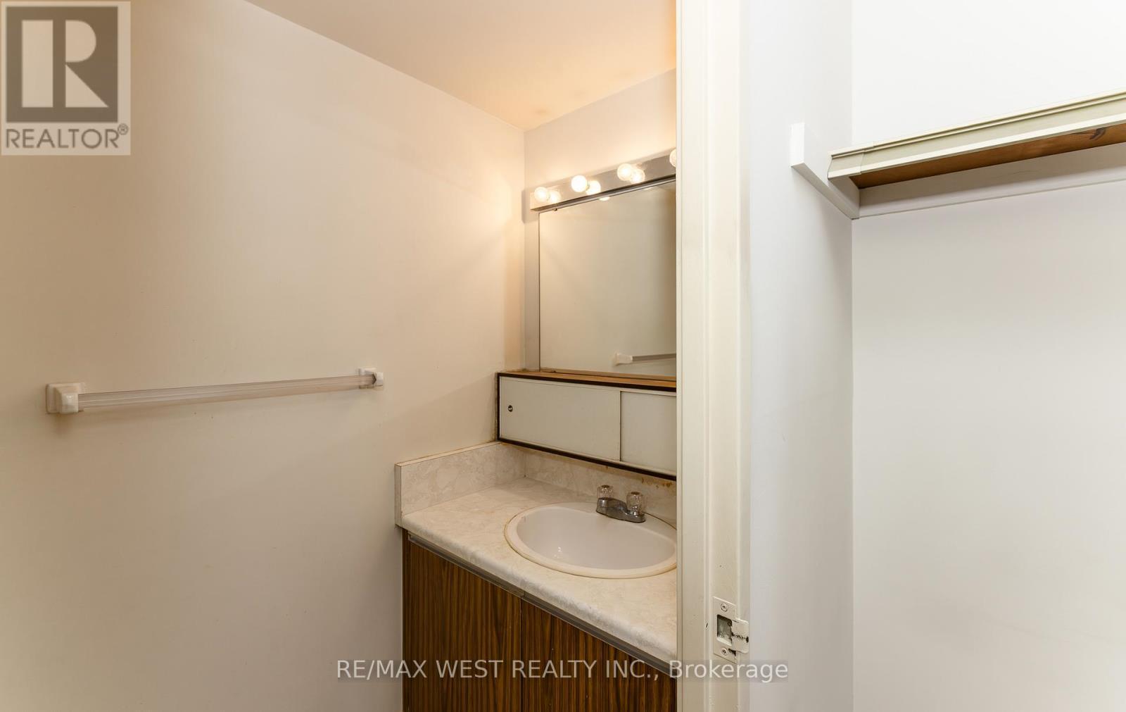 1606 - 75 Emmett Avenue, Toronto, ON - Indoor Photo Showing Bathroom