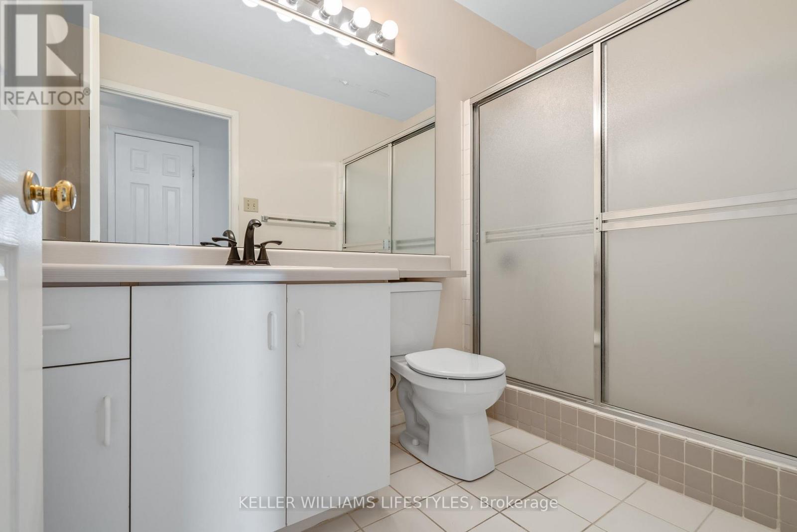 1302 - 500 Talbot Street E, London East (East F), ON - Indoor Photo Showing Bathroom