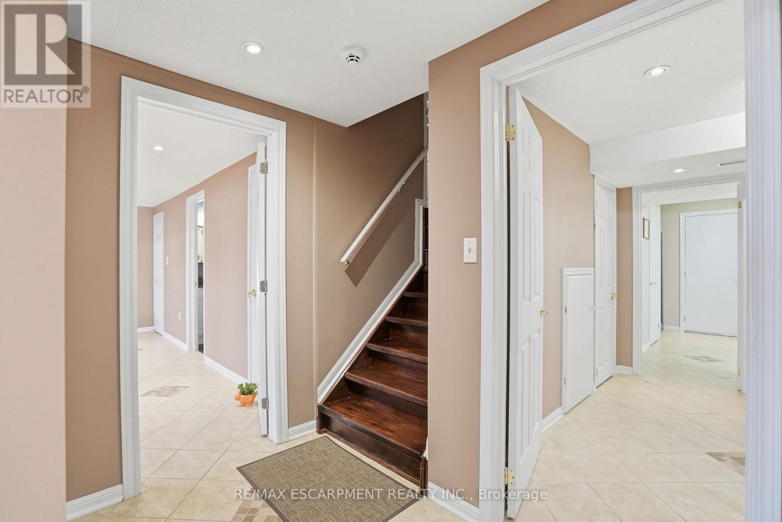 23 Mathews Court, Brantford, ON - Indoor Photo Showing Other Room