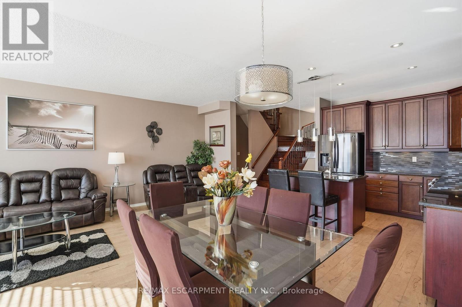 23 Mathews Court, Brantford, ON - Indoor