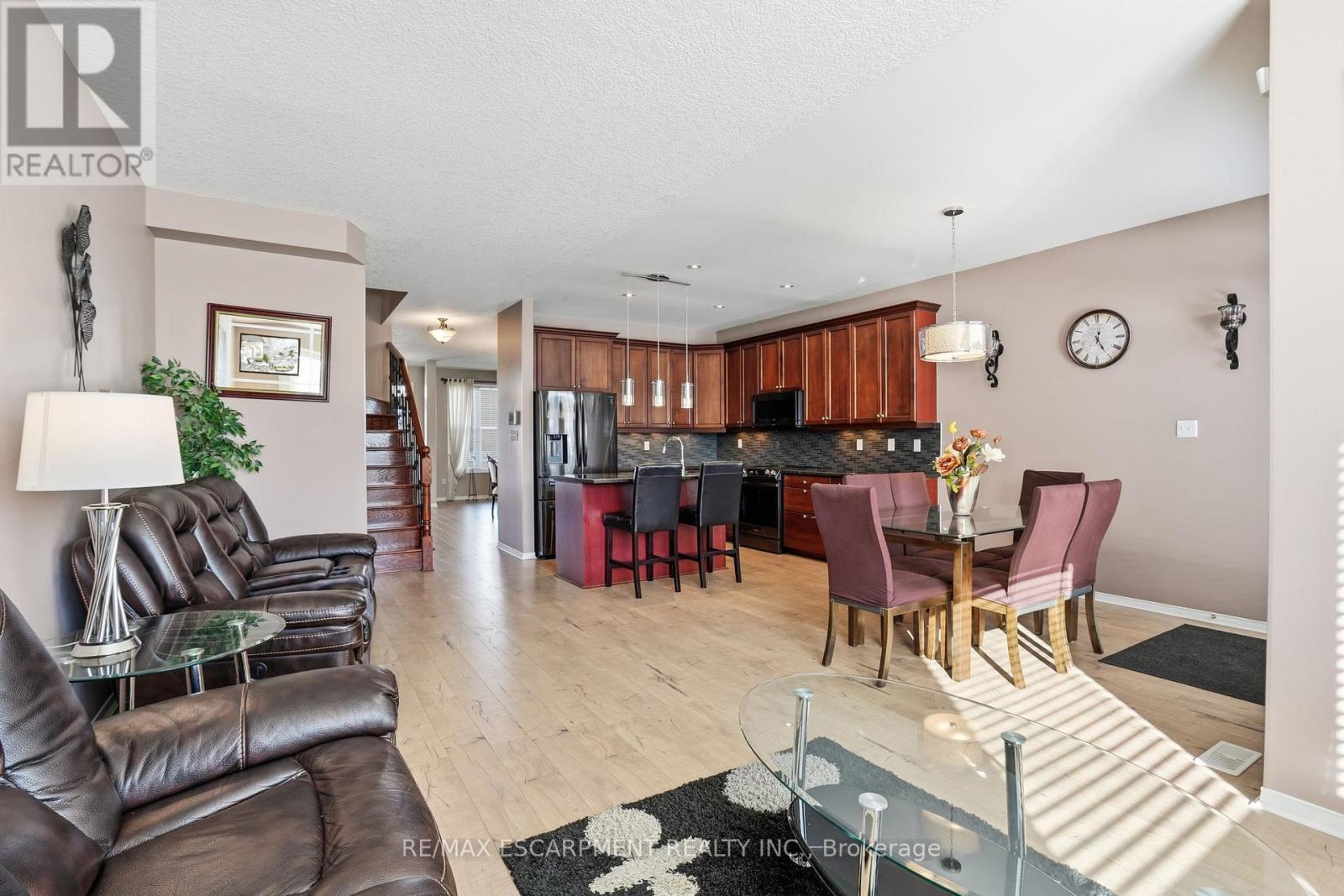 23 Mathews Court, Brantford, ON - Indoor