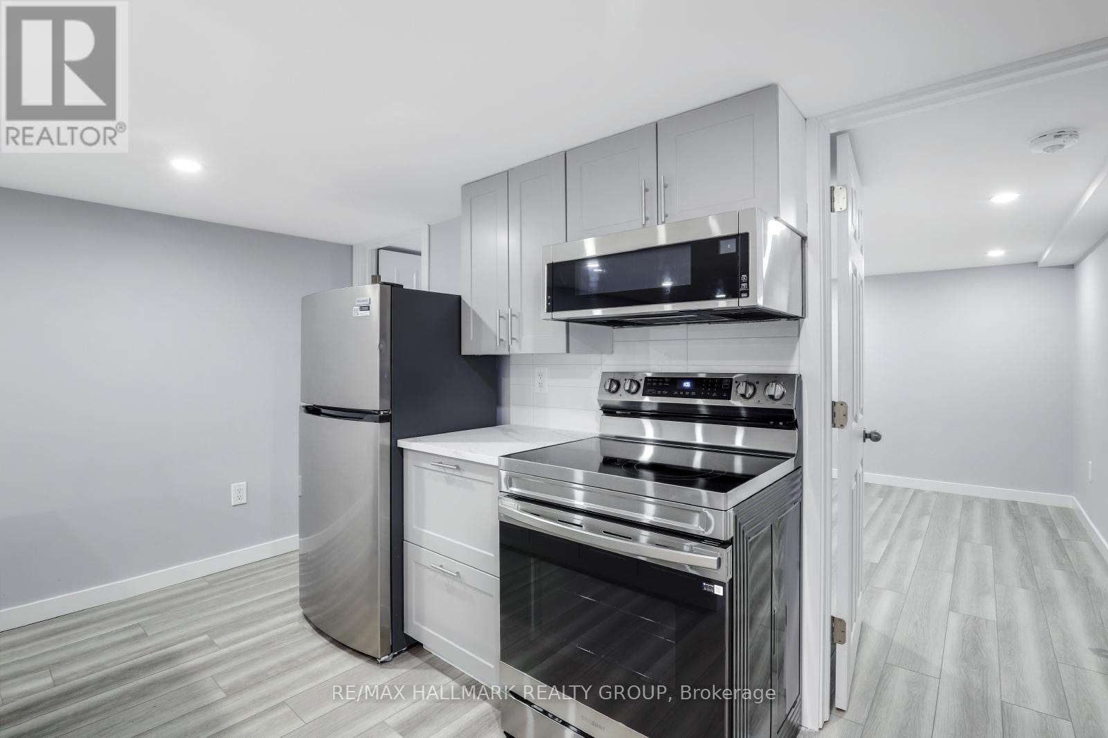A - 15 Marier Avenue, Ottawa, ON - Indoor Photo Showing Kitchen
