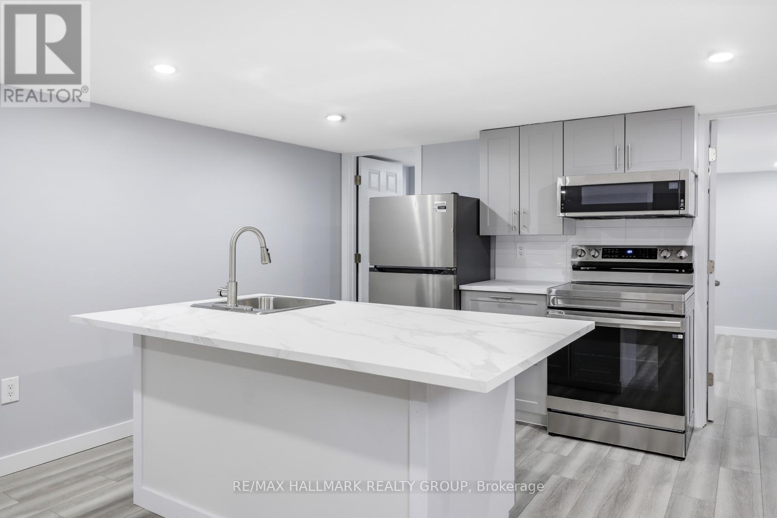 A - 15 Marier Avenue, Ottawa, ON - Indoor Photo Showing Kitchen
