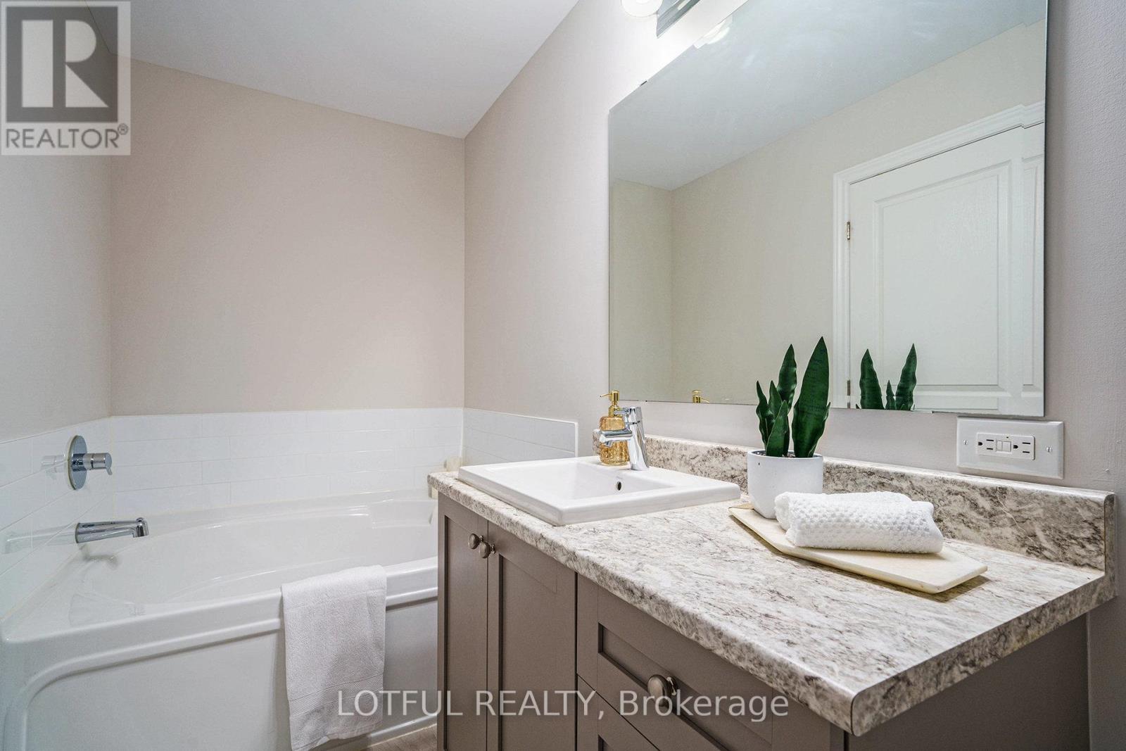 336 Rainrock Crescent, Ottawa, ON - Indoor Photo Showing Bathroom