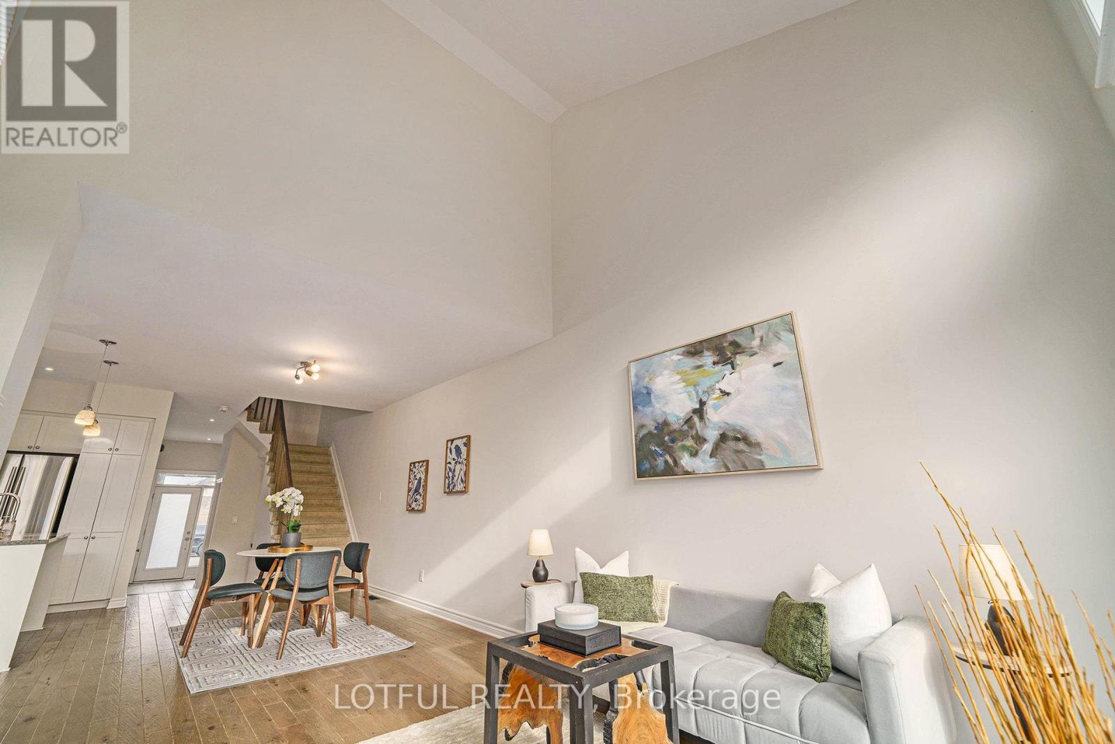 336 Rainrock Crescent, Ottawa, ON - Indoor Photo Showing Living Room