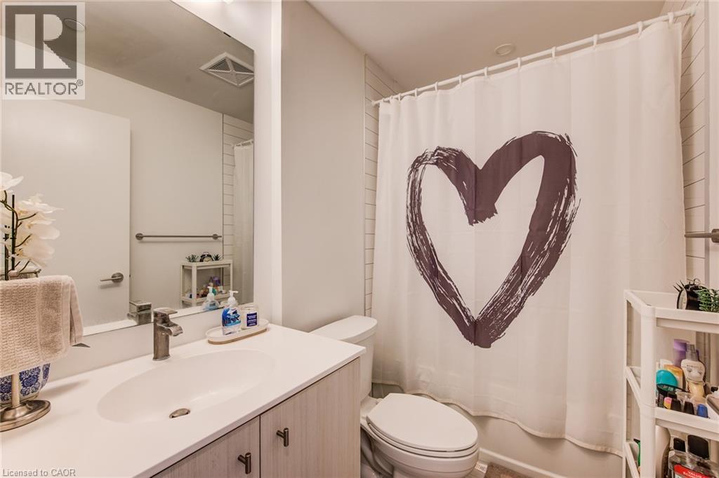 5 Wellington Street S Unit# 1511, Kitchener, ON - Indoor Photo Showing Bathroom