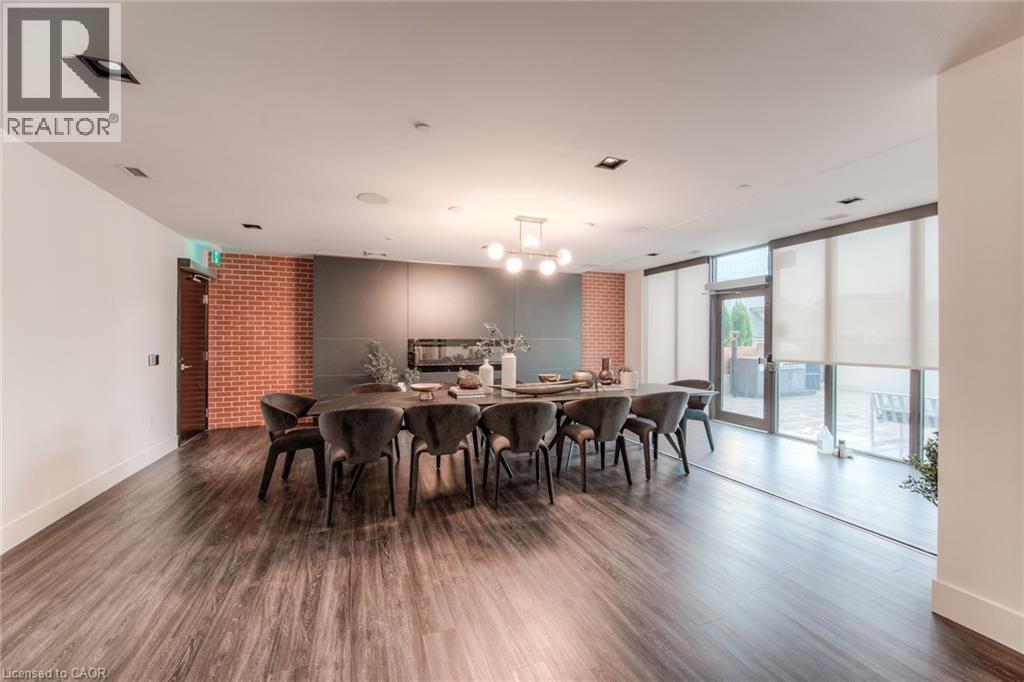 5 Wellington Street S Unit# 1511, Kitchener, ON - Indoor Photo Showing Dining Room