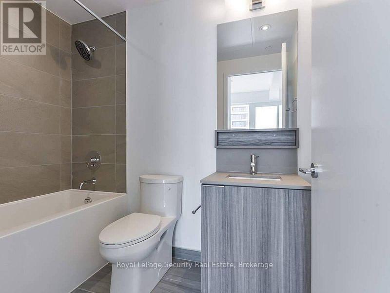 4 piece Ensuite Bath - 3708 - 898 Portage Parkway, Vaughan, ON - Indoor Photo Showing Bathroom