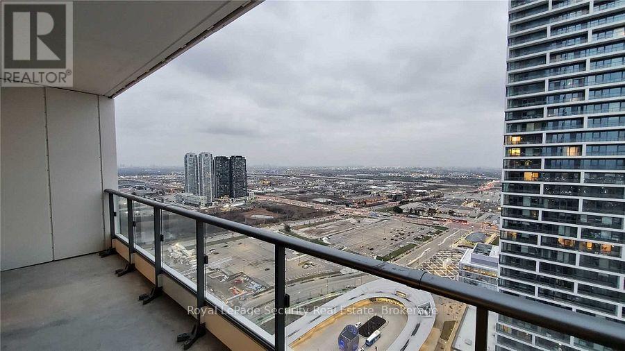 3708 - 898 Portage Parkway, Vaughan, ON - Outdoor