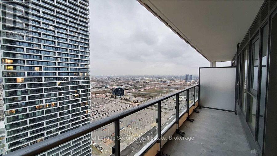 3708 - 898 Portage Parkway, Vaughan, ON - Outdoor