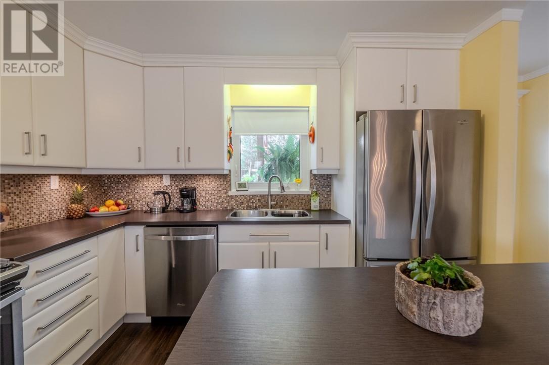 17 Principale W Street, West Nipissing, ON - Indoor Photo Showing Kitchen With Double Sink