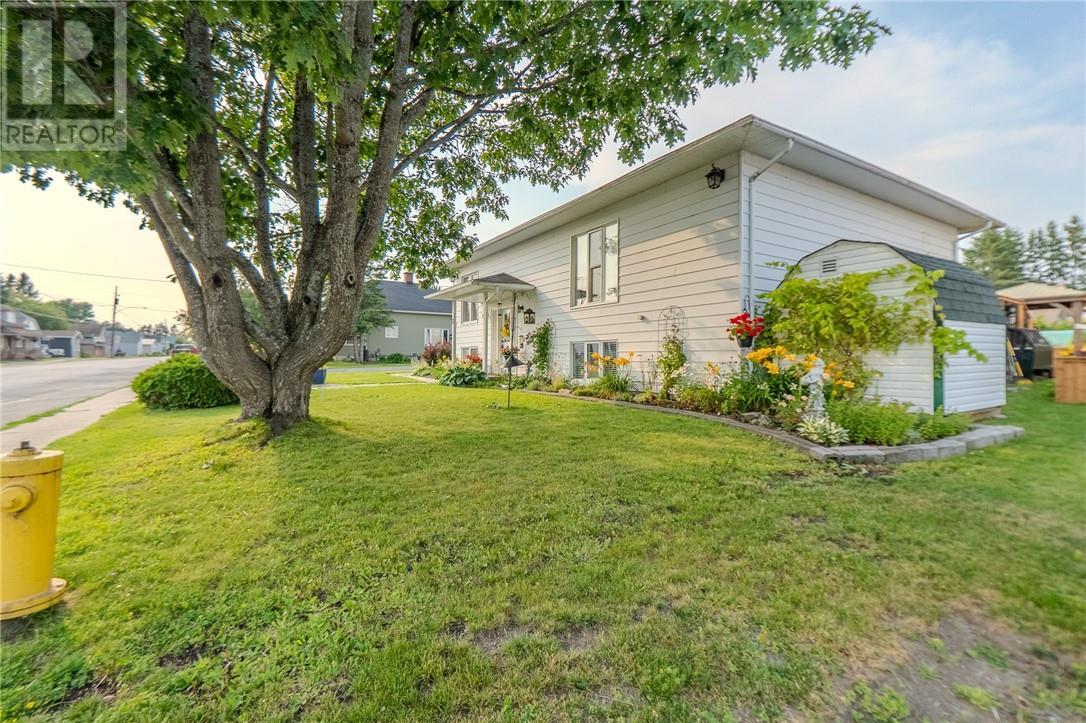 17 Principale W Street, West Nipissing, ON - Outdoor