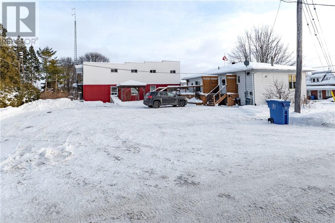 17 Principale W Street, West Nipissing, ON - Outdoor