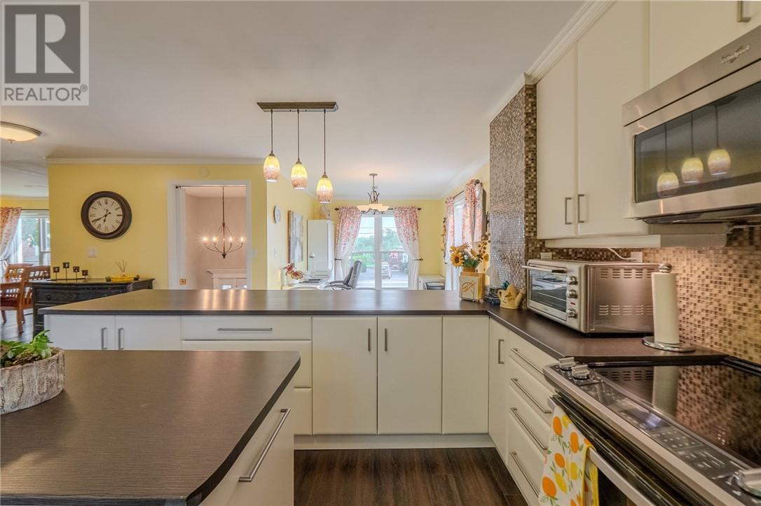 17 Principale W Street, West Nipissing, ON - Indoor Photo Showing Kitchen