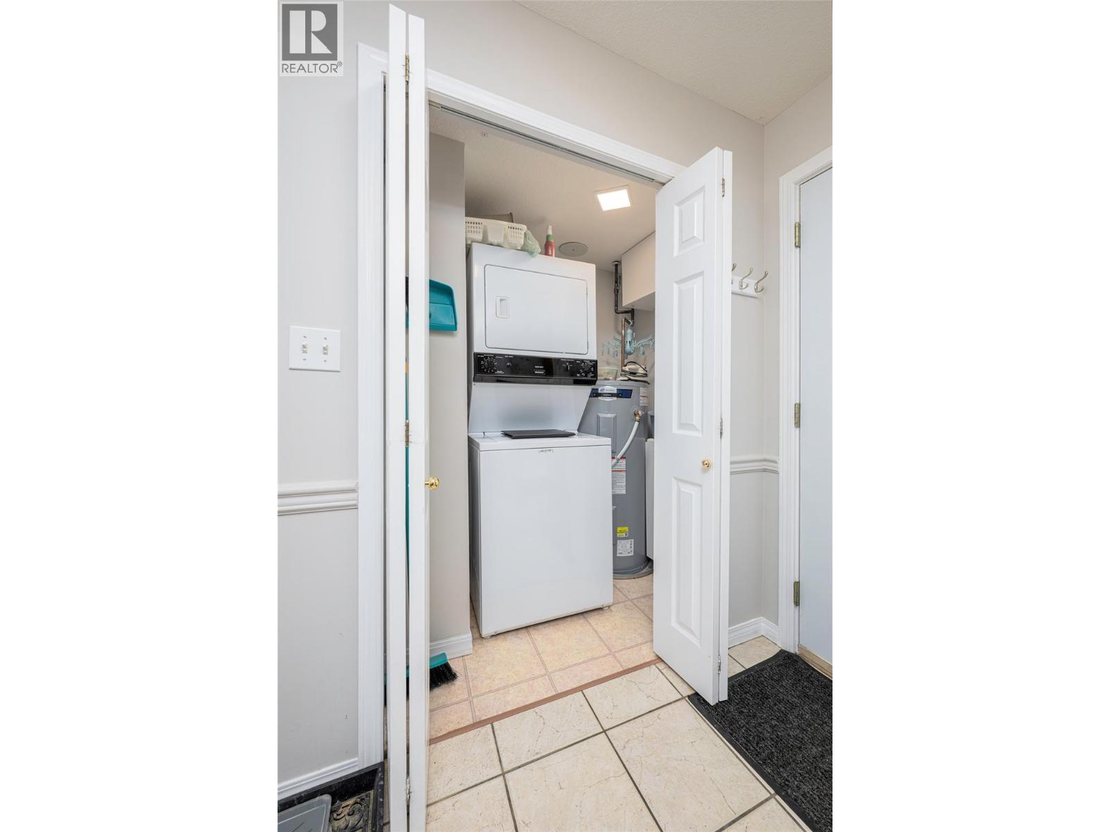 215 Kettle View Road Unit# 308, Big White, BC - Indoor Photo Showing Laundry Room