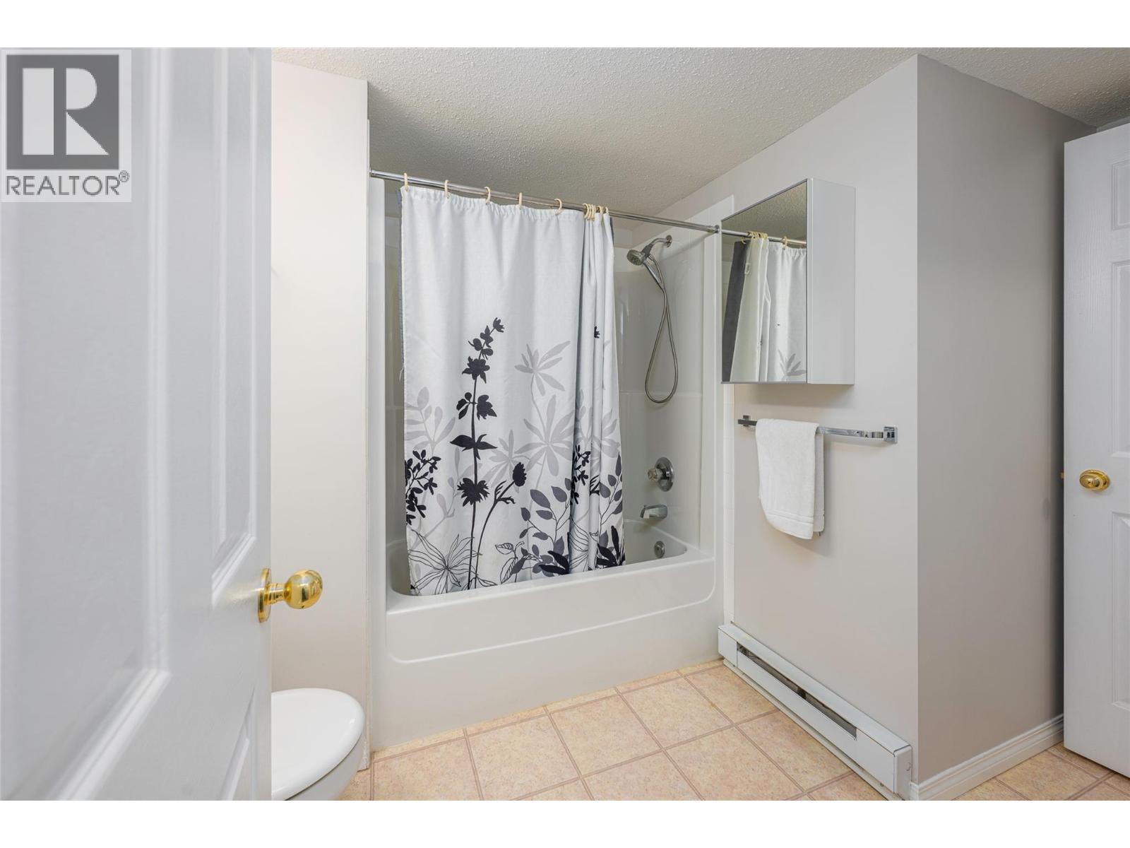 215 Kettle View Road Unit# 308, Big White, BC - Indoor Photo Showing Bathroom