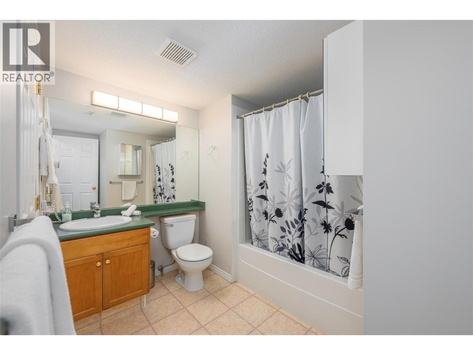 215 Kettle View Road Unit# 308, Big White, BC - Indoor Photo Showing Bathroom