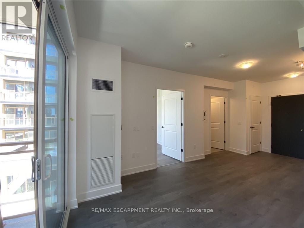 340 - 2343 Khalsa Gate, Oakville, ON - Indoor Photo Showing Other Room