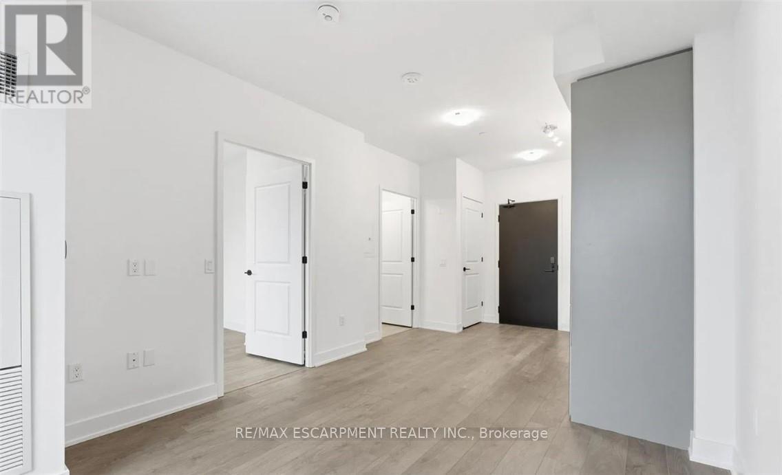 340 - 2343 Khalsa Gate, Oakville, ON - Indoor Photo Showing Other Room