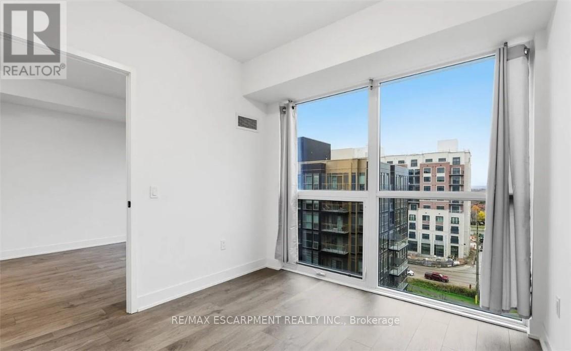 340 - 2343 Khalsa Gate, Oakville, ON - Indoor Photo Showing Other Room