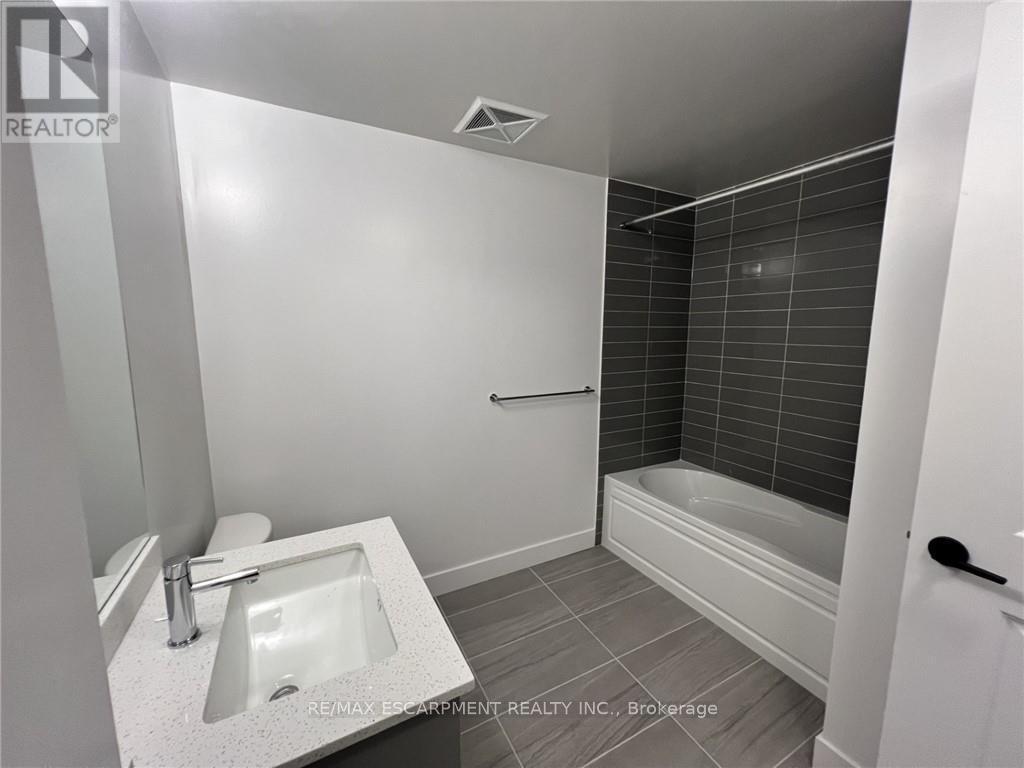 340 - 2343 Khalsa Gate, Oakville, ON - Indoor Photo Showing Bathroom