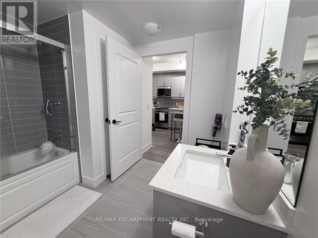 340 - 2343 Khalsa Gate, Oakville, ON - Indoor Photo Showing Bathroom