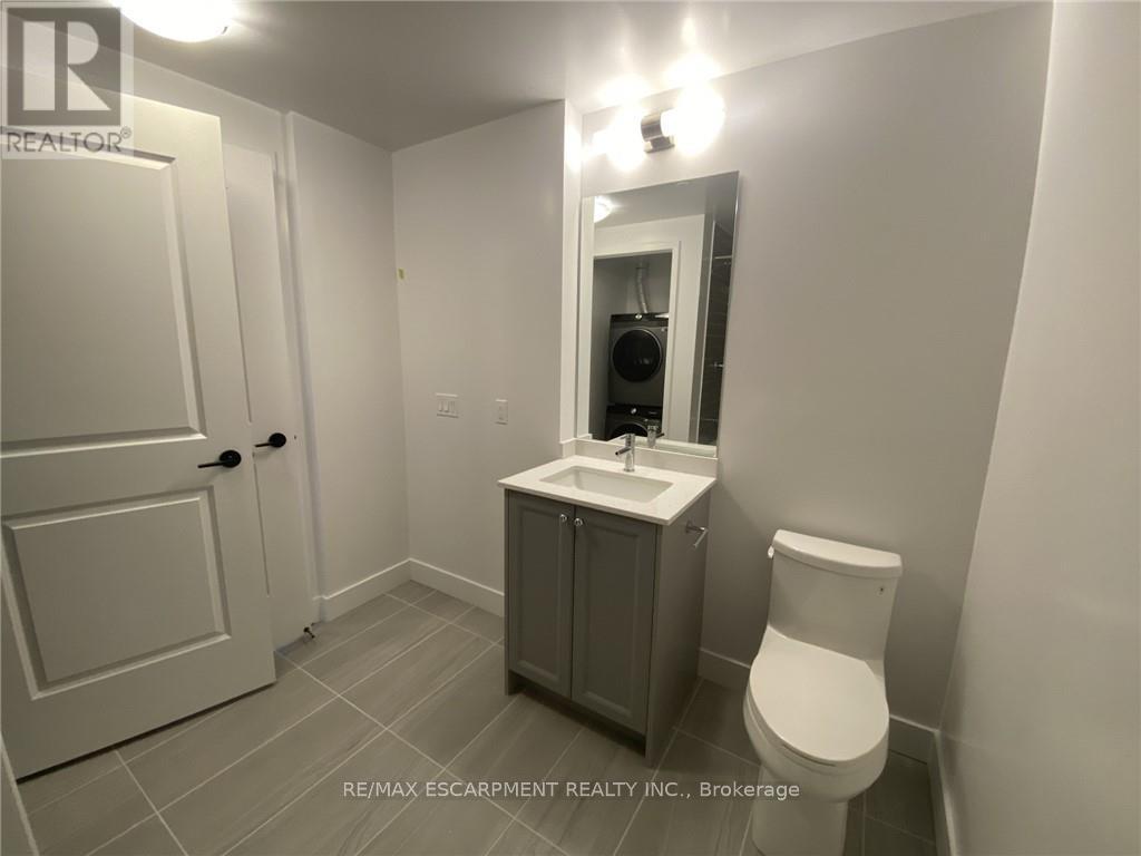 340 - 2343 Khalsa Gate, Oakville, ON - Indoor Photo Showing Bathroom