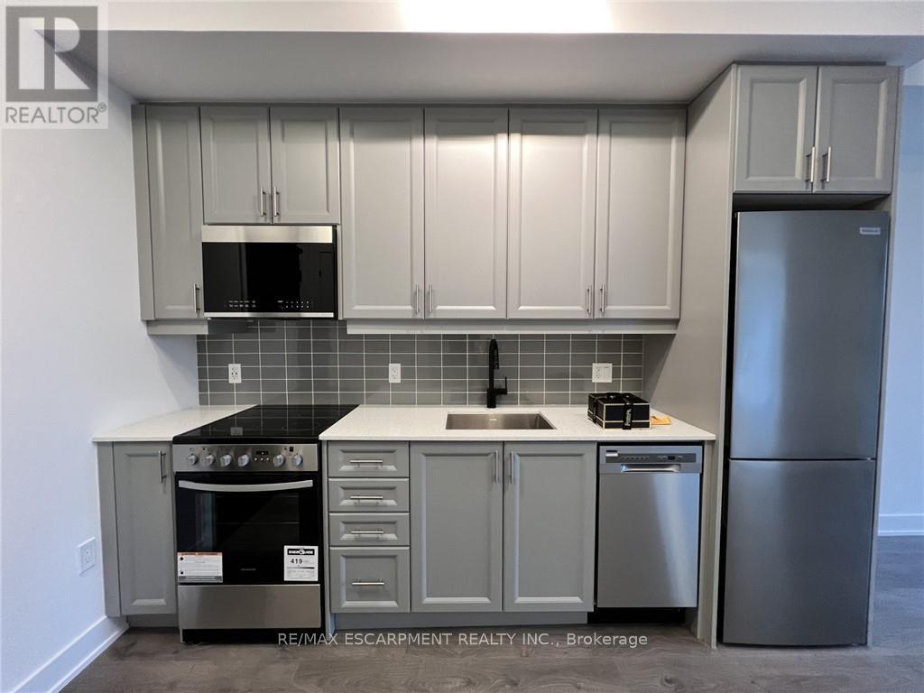 340 - 2343 Khalsa Gate, Oakville, ON - Indoor Photo Showing Kitchen