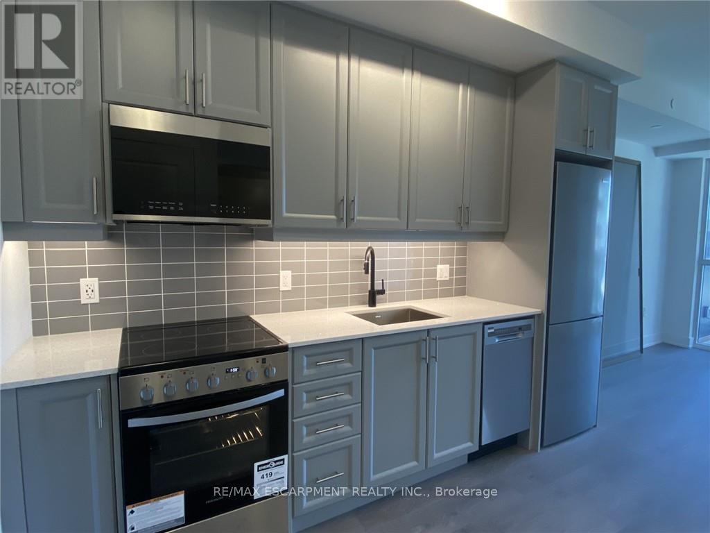 340 - 2343 Khalsa Gate, Oakville, ON - Indoor Photo Showing Kitchen