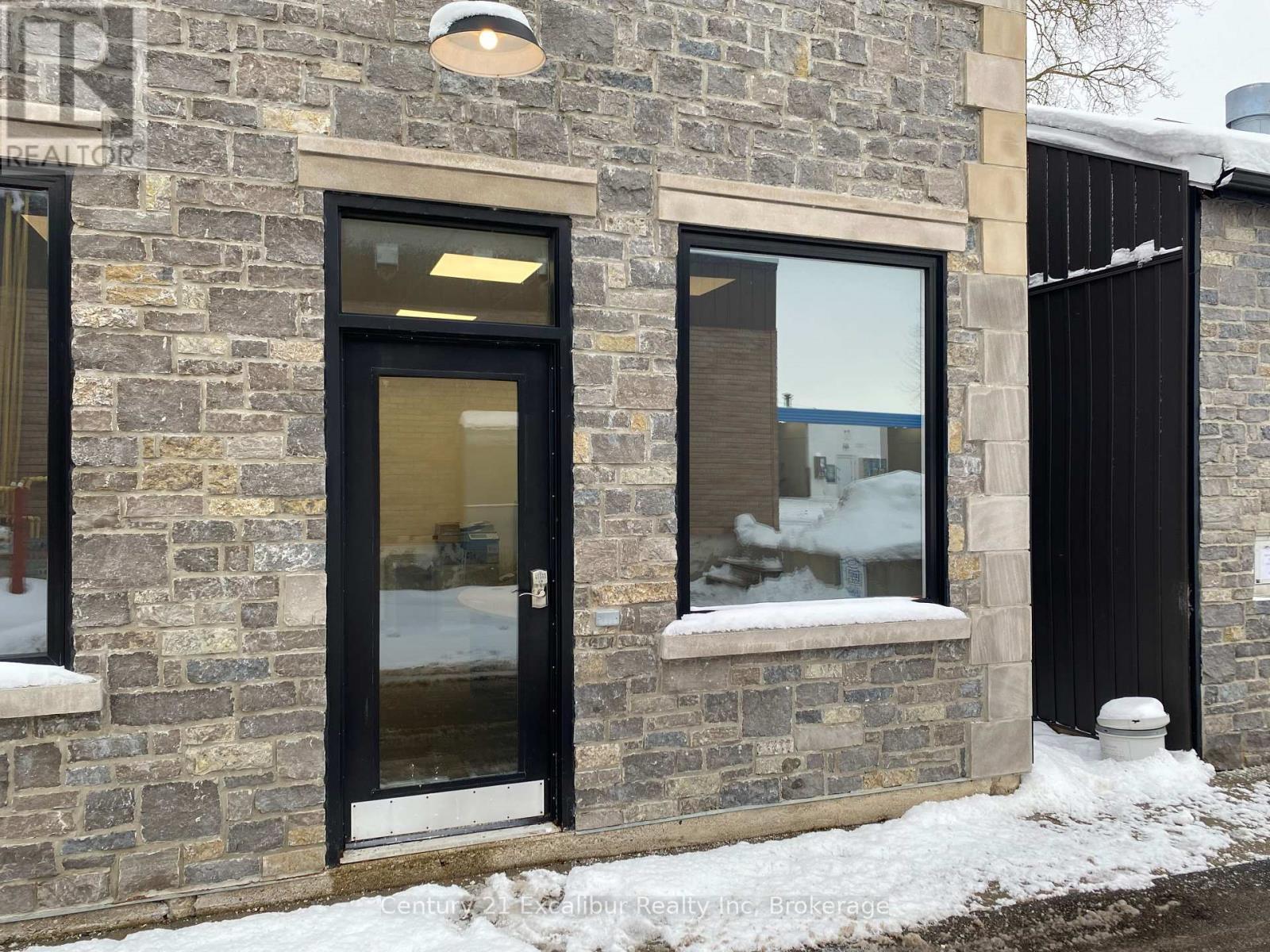 645 St David Street N, Centre Wellington (Fergus), ON