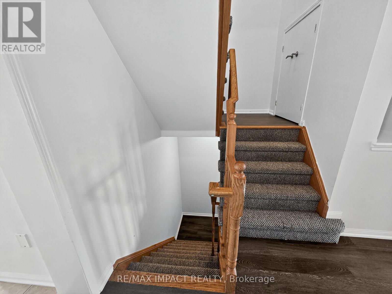 232 Rouge River Drive, Toronto (Rouge), ON - Indoor Photo Showing Other Room