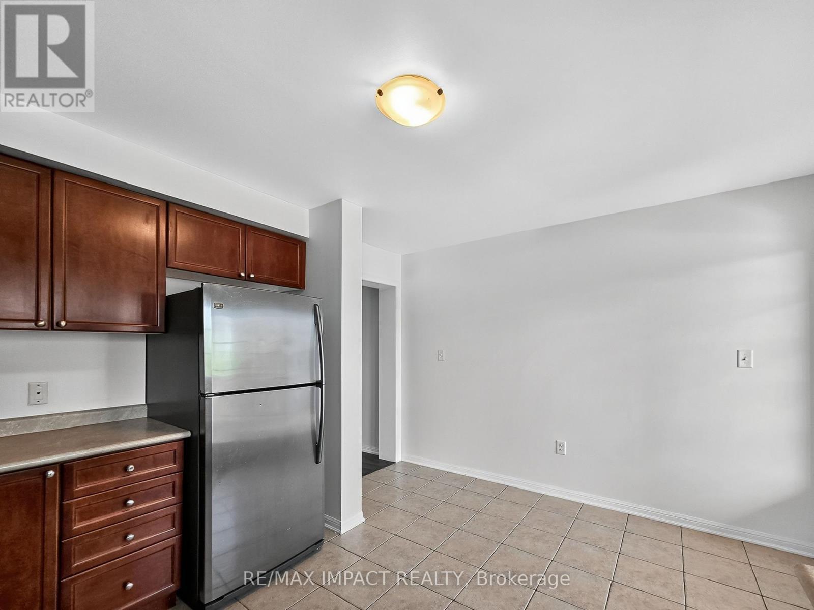 232 Rouge River Drive, Toronto (Rouge), ON - Indoor Photo Showing Kitchen
