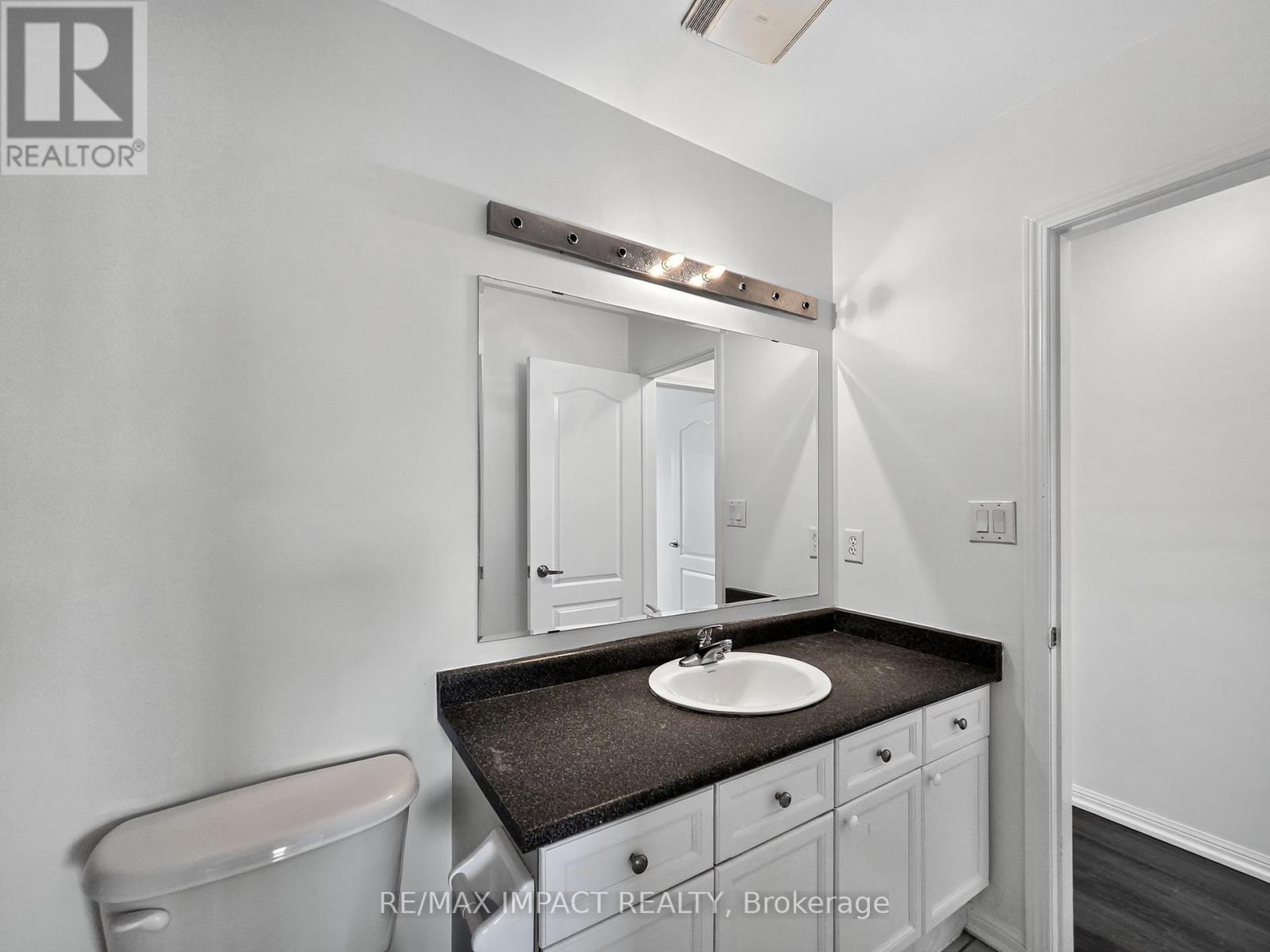 232 Rouge River Drive, Toronto (Rouge), ON - Indoor Photo Showing Bathroom