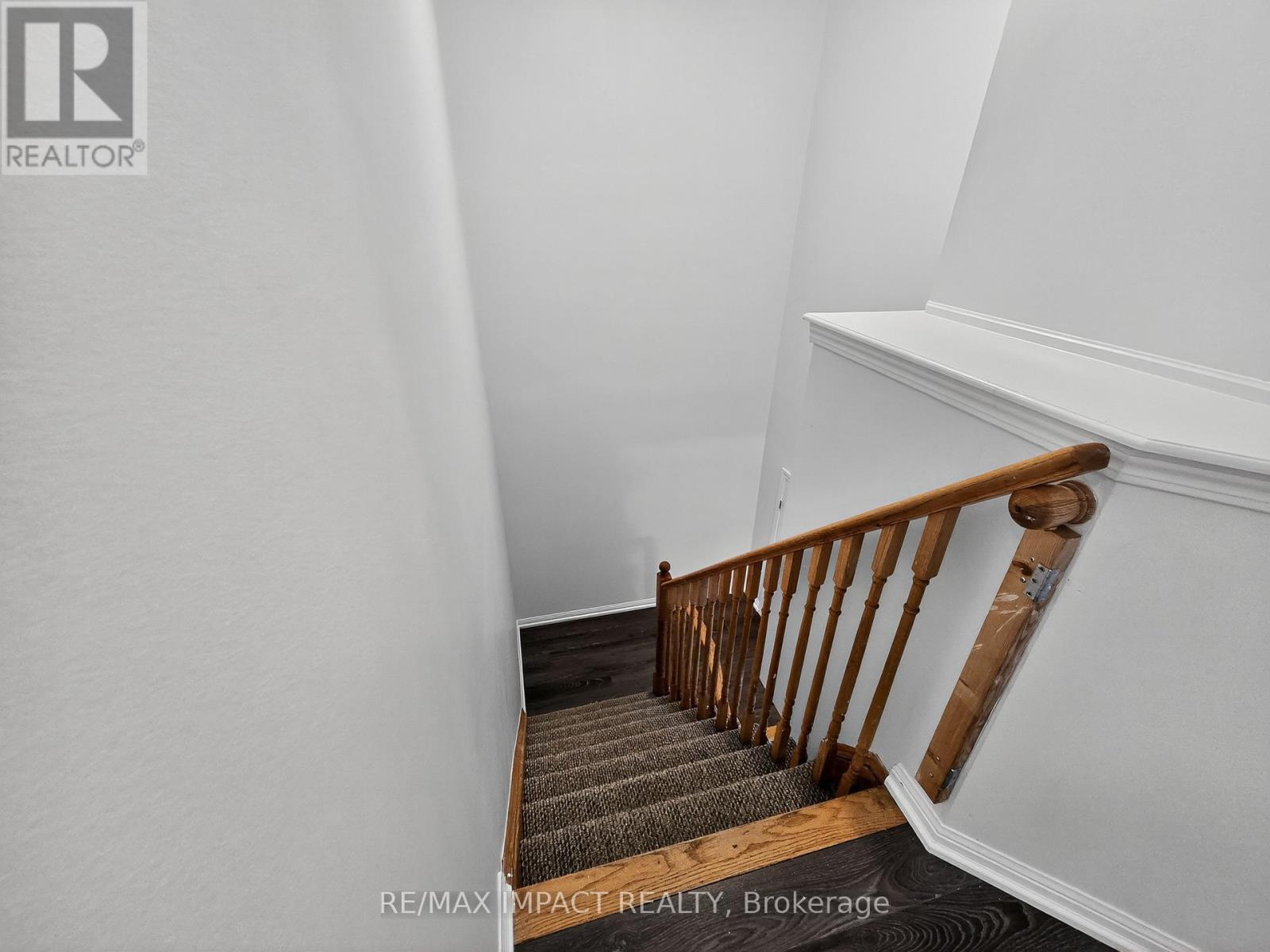 232 Rouge River Drive, Toronto (Rouge), ON - Indoor Photo Showing Other Room