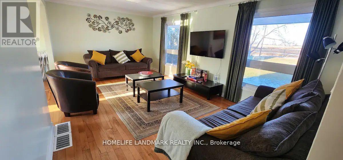 5468 Appleby Line, Burlington, ON - Indoor Photo Showing Living Room