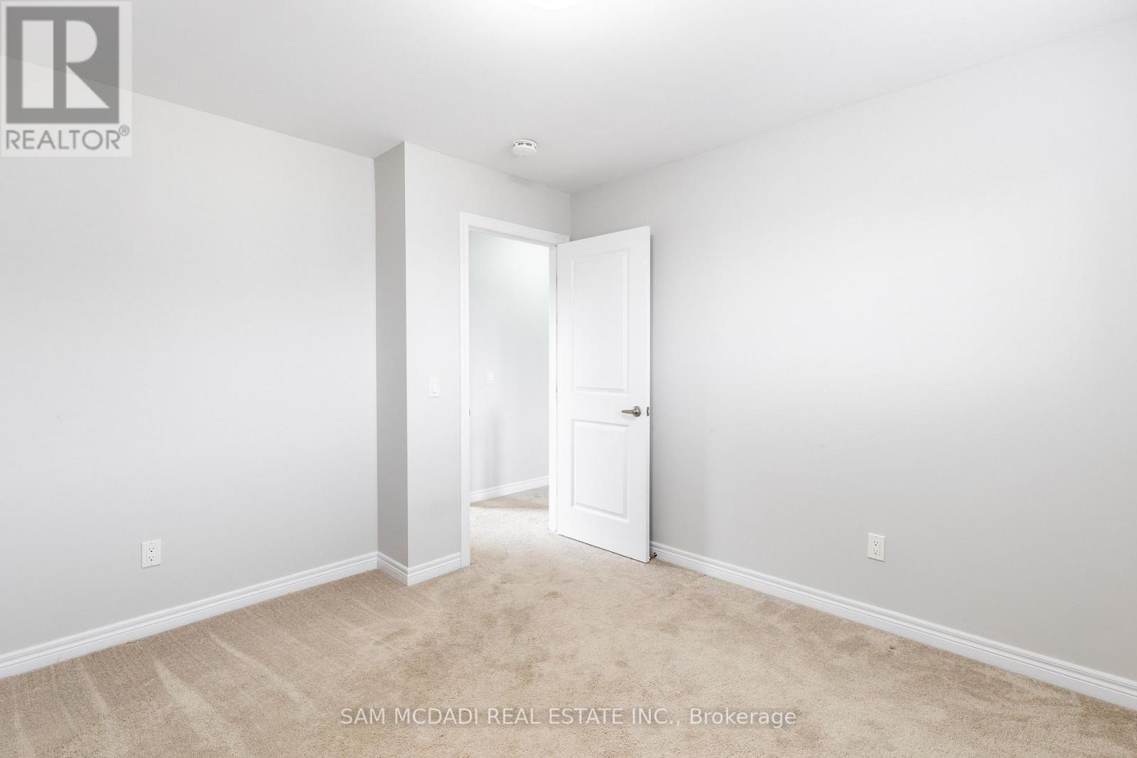 2314 Natasha Circle, Oakville, ON - Indoor Photo Showing Other Room