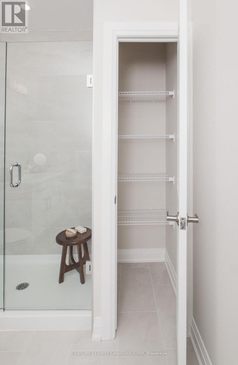 1201 - 4286 King Street, Kitchener, ON