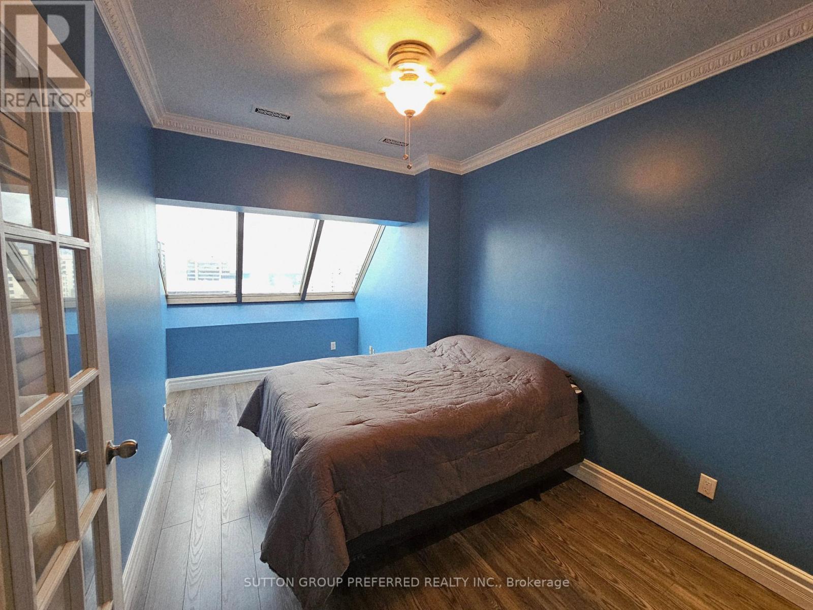 2404 - 389 Dundas Street, London East (East K), ON - Indoor Photo Showing Bedroom
