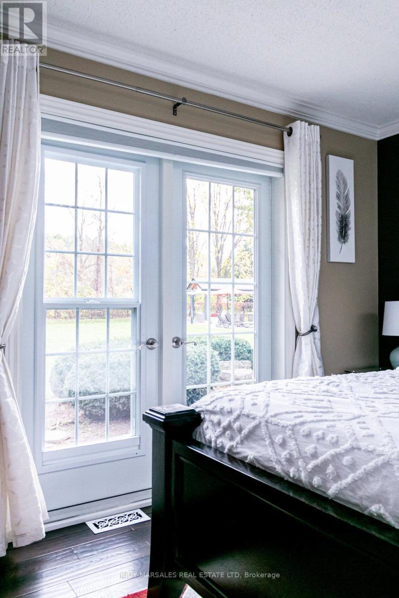 20 Meander Close, Hamilton, ON - Indoor Photo Showing Bedroom