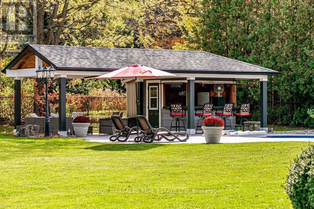 20 Meander Close, Hamilton, ON - Outdoor With Deck Patio Veranda