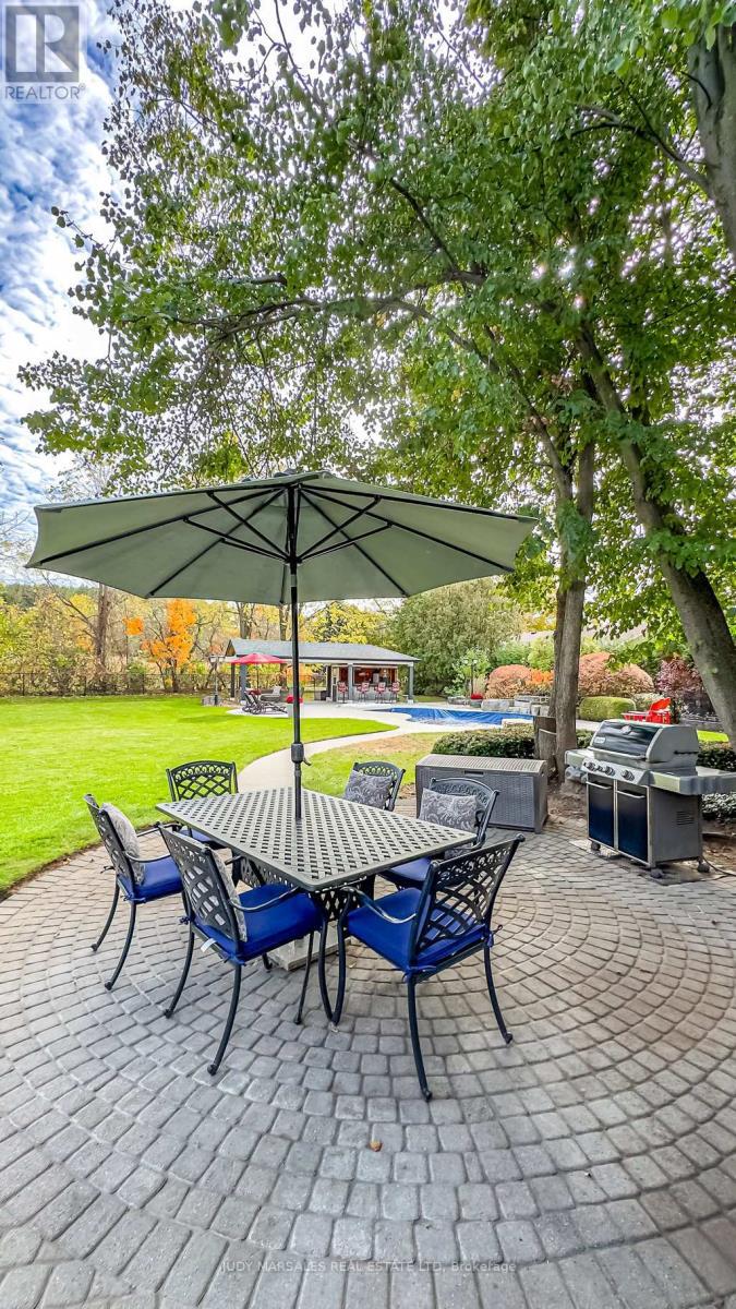 20 Meander Close, Hamilton, ON - Outdoor With Deck Patio Veranda